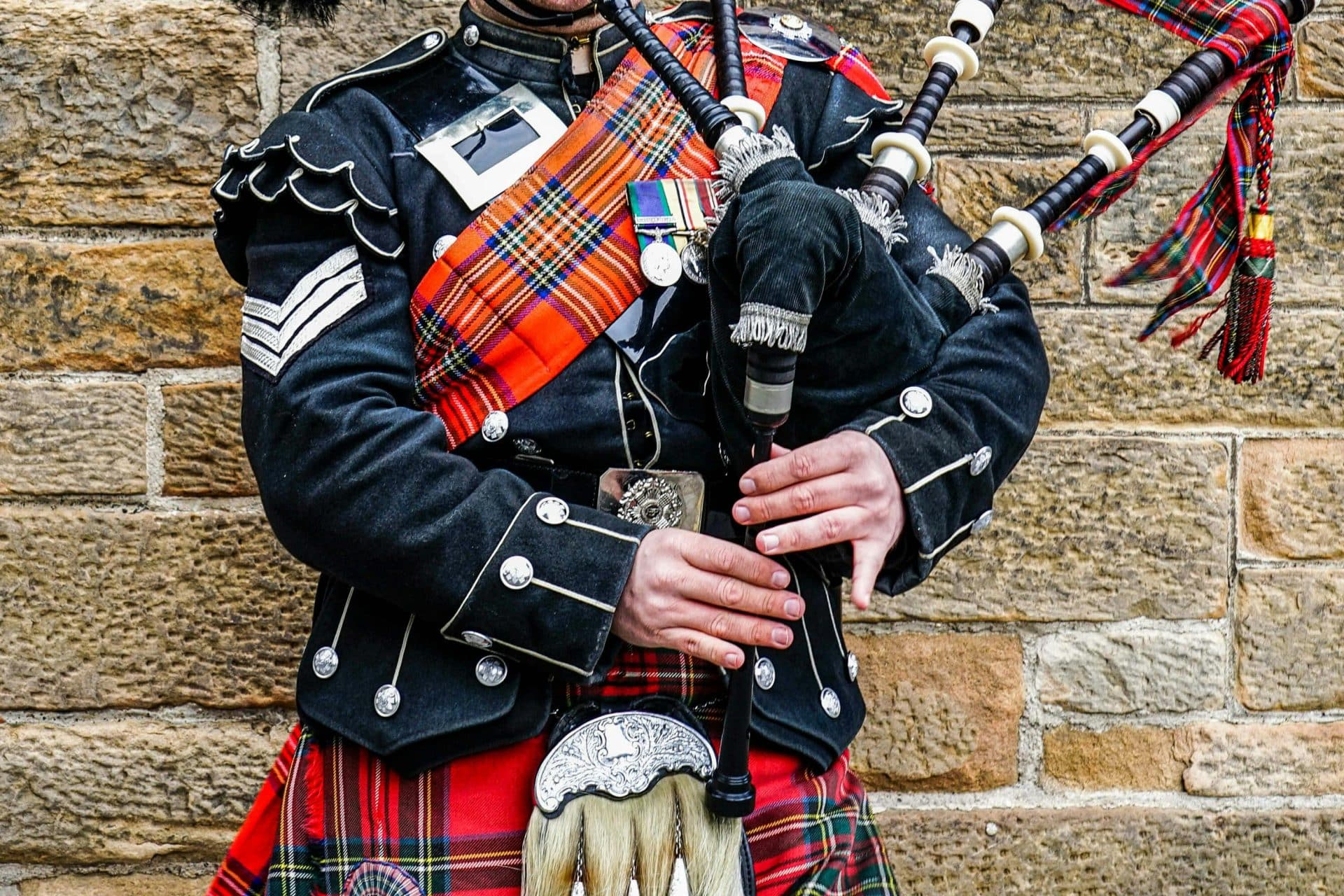 Edinburgh: Audio Guide App by TouringBee - 2
