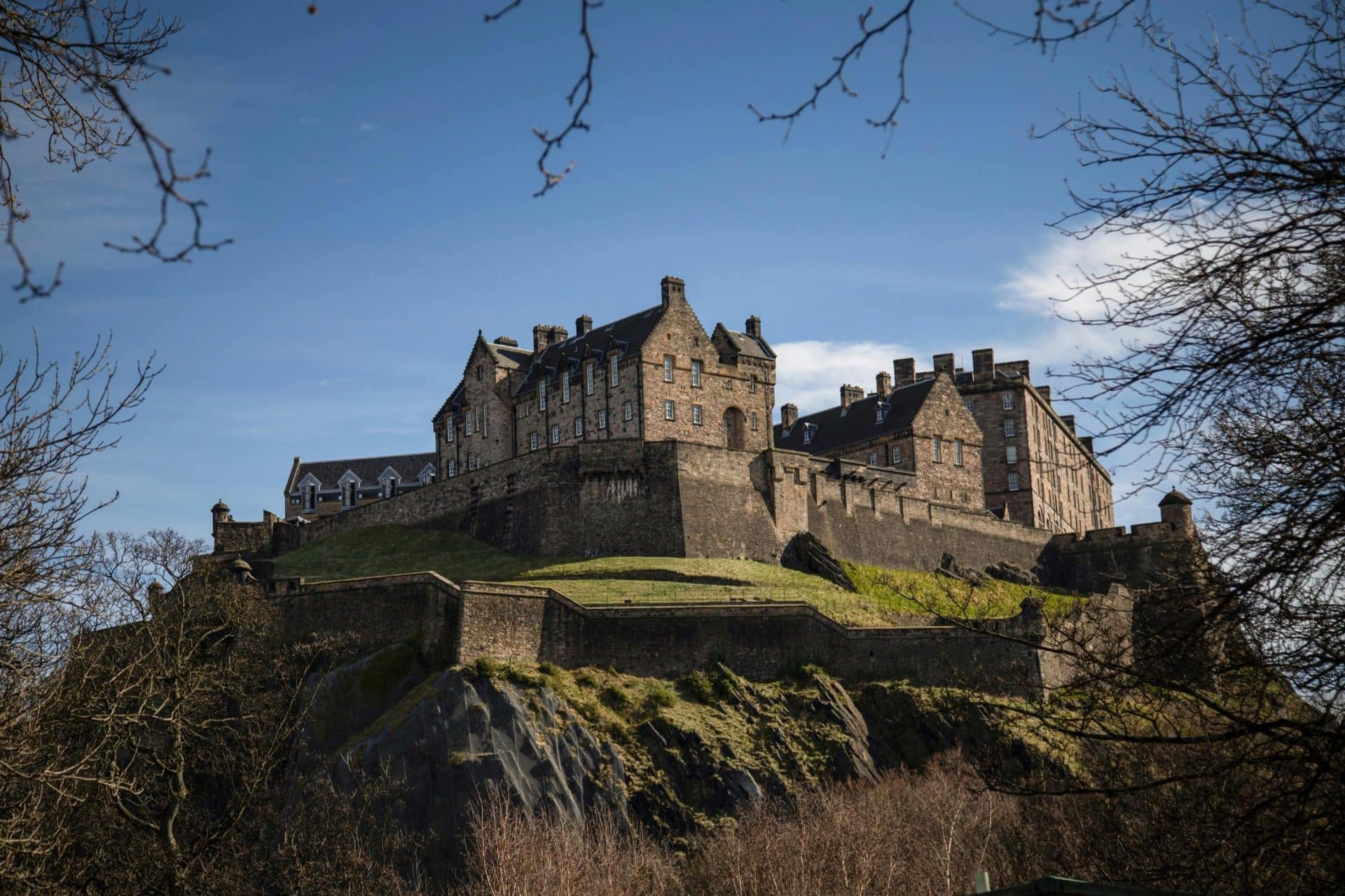 Edinburgh Castle: Entry Ticket + Guided City Walking Tour - 2