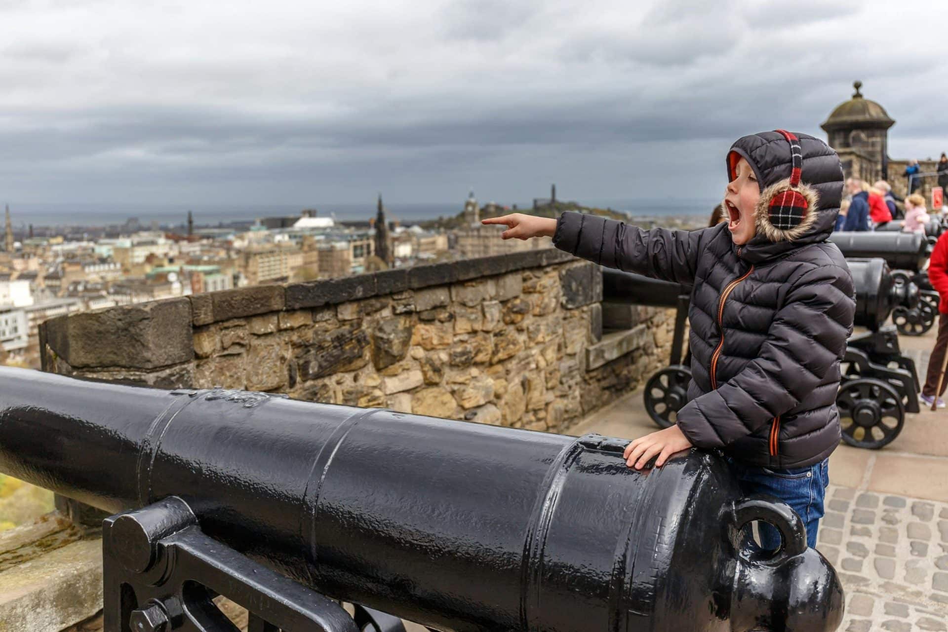 Edinburgh Castle: Guided Tour + City Audio Guide - 2