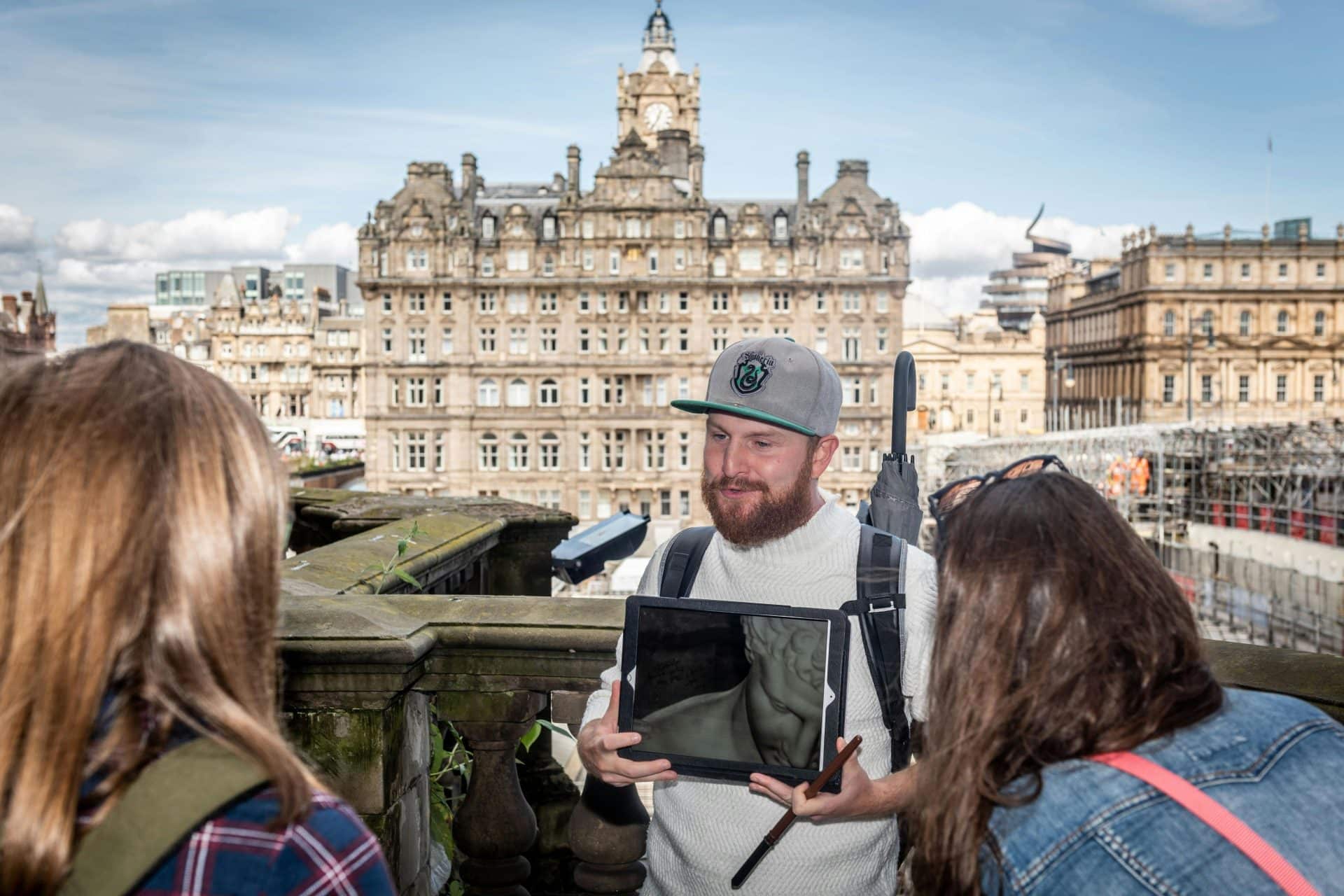 Edinburgh: Edinburgh Castle Entry Ticket + Harry Potter Walking Tour