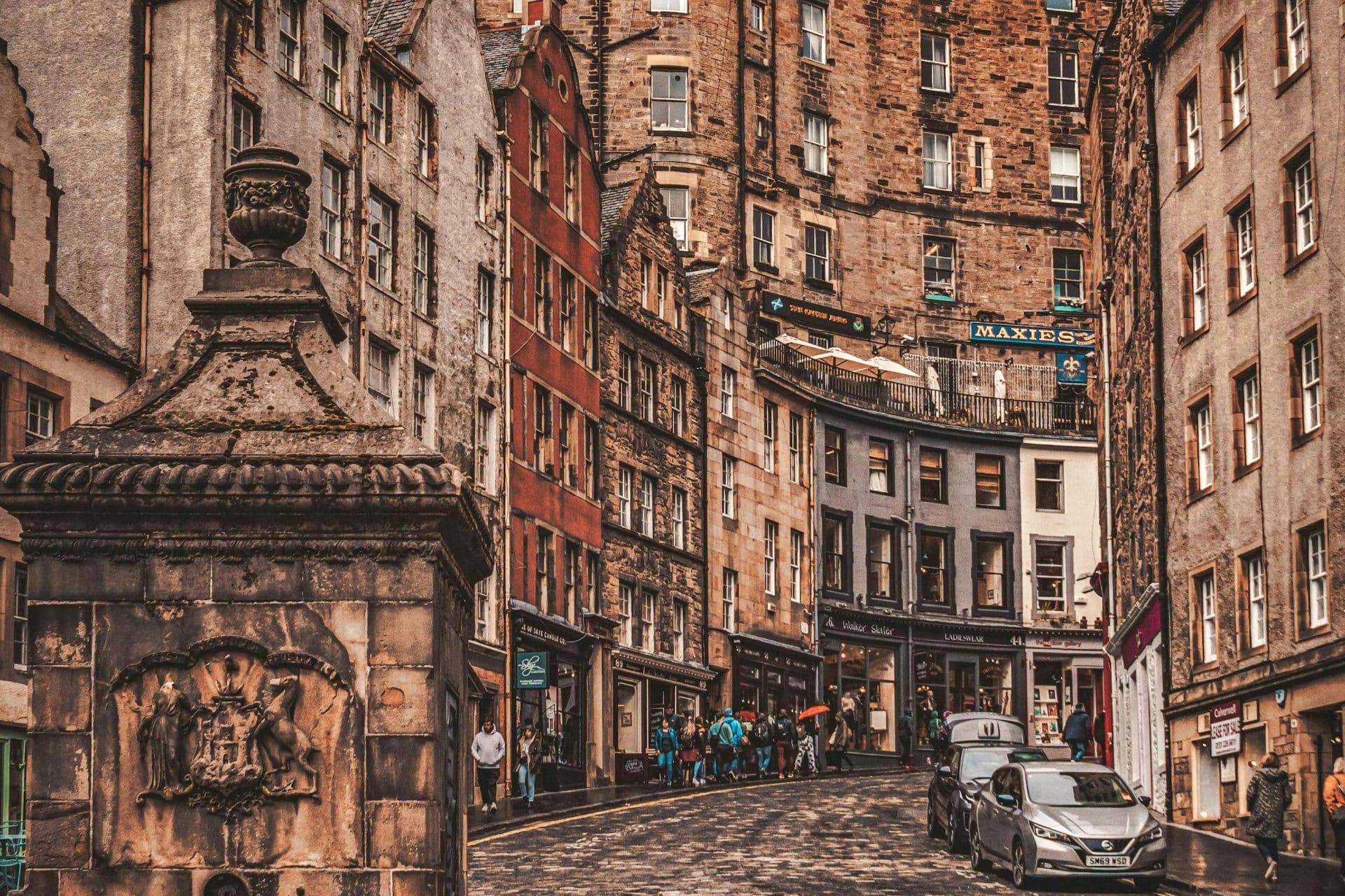 Edinburgh: Harry Potter Sights Guided Walking Tour + Gin Tasting