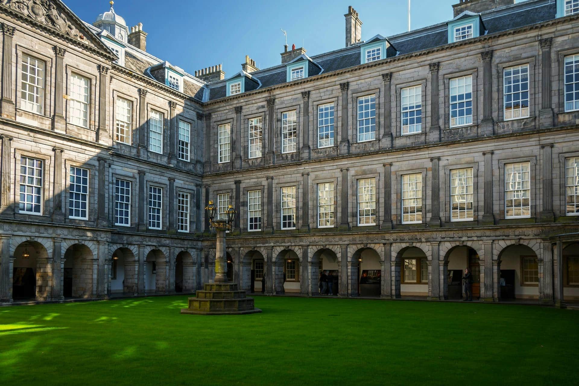 Edinburgh: Harry Potter Sights Tour + Holyrood Palace Entry - 3