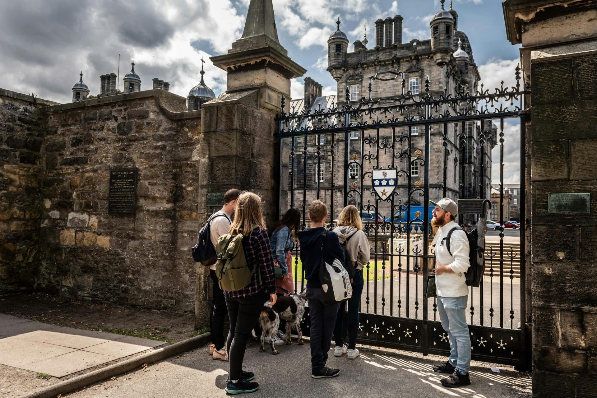 Edinburgh: Harry Potter Sites Tour + House of Illusions Experience - 3