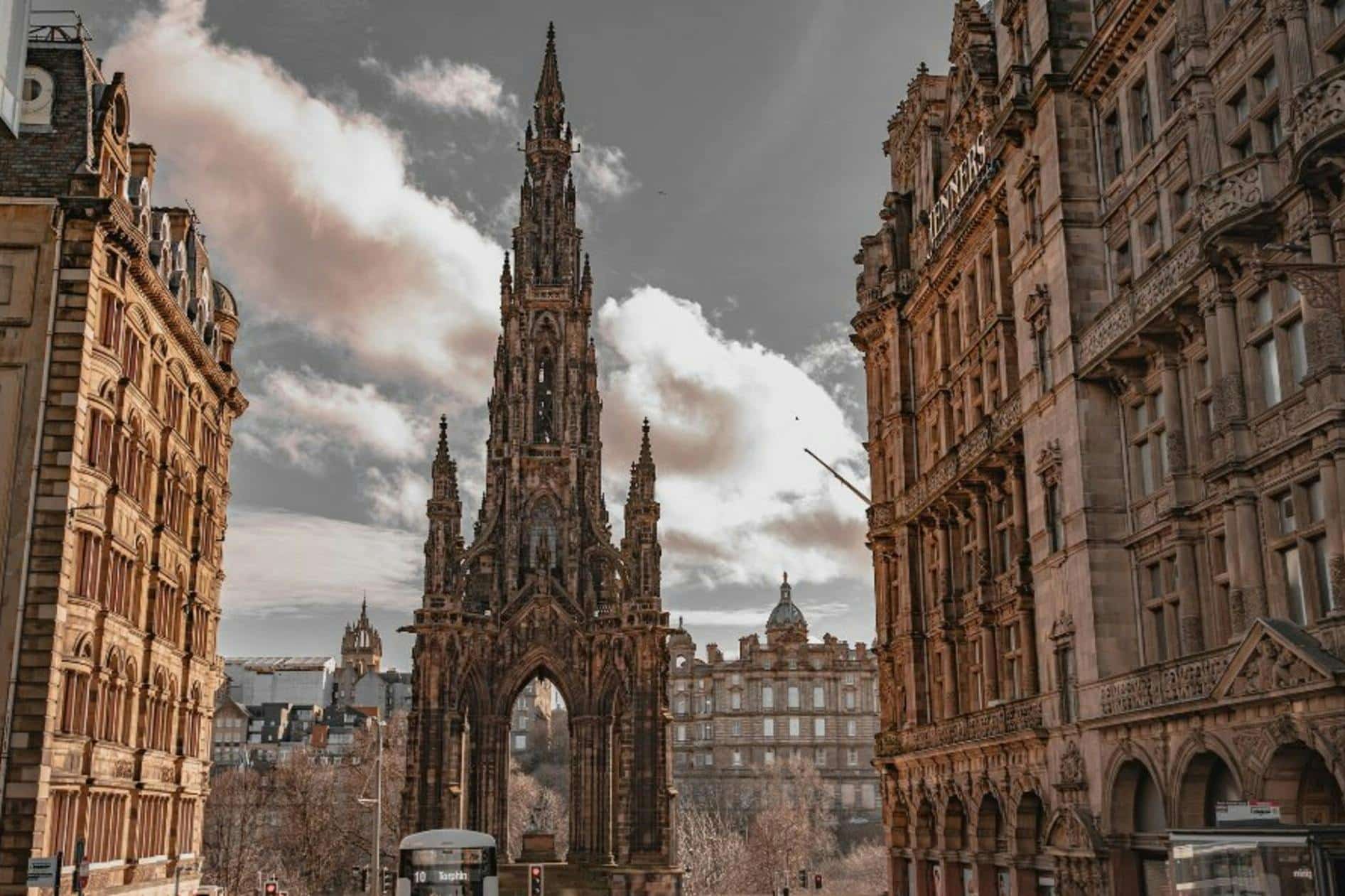 Edinburgh: Self-Guided Audio Tour - 2