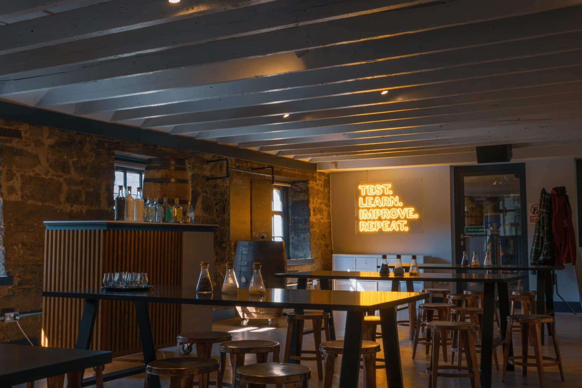 Holyrood Distillery: Guided Whisky & Gin Tasting Tour + Welcome Drink - 4