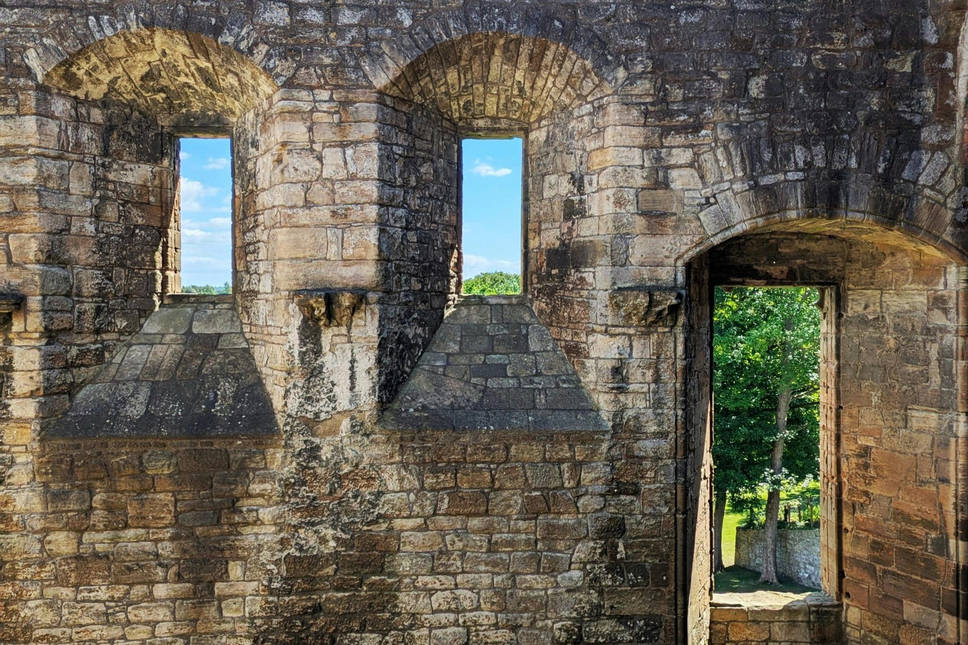 Linlithgow: Guided Tour from Edinburgh - 2