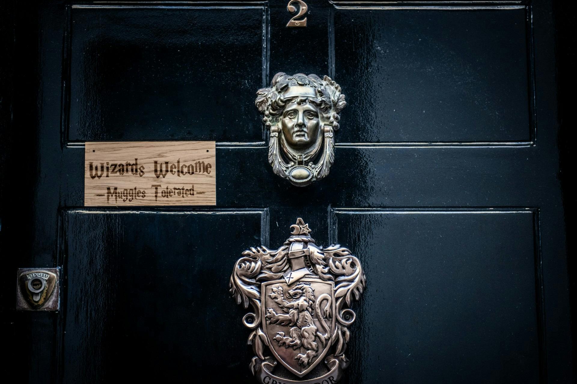 London: 2-Hr Private Harry Potter Film Sites Walking Tour + Live Magic Show - 2