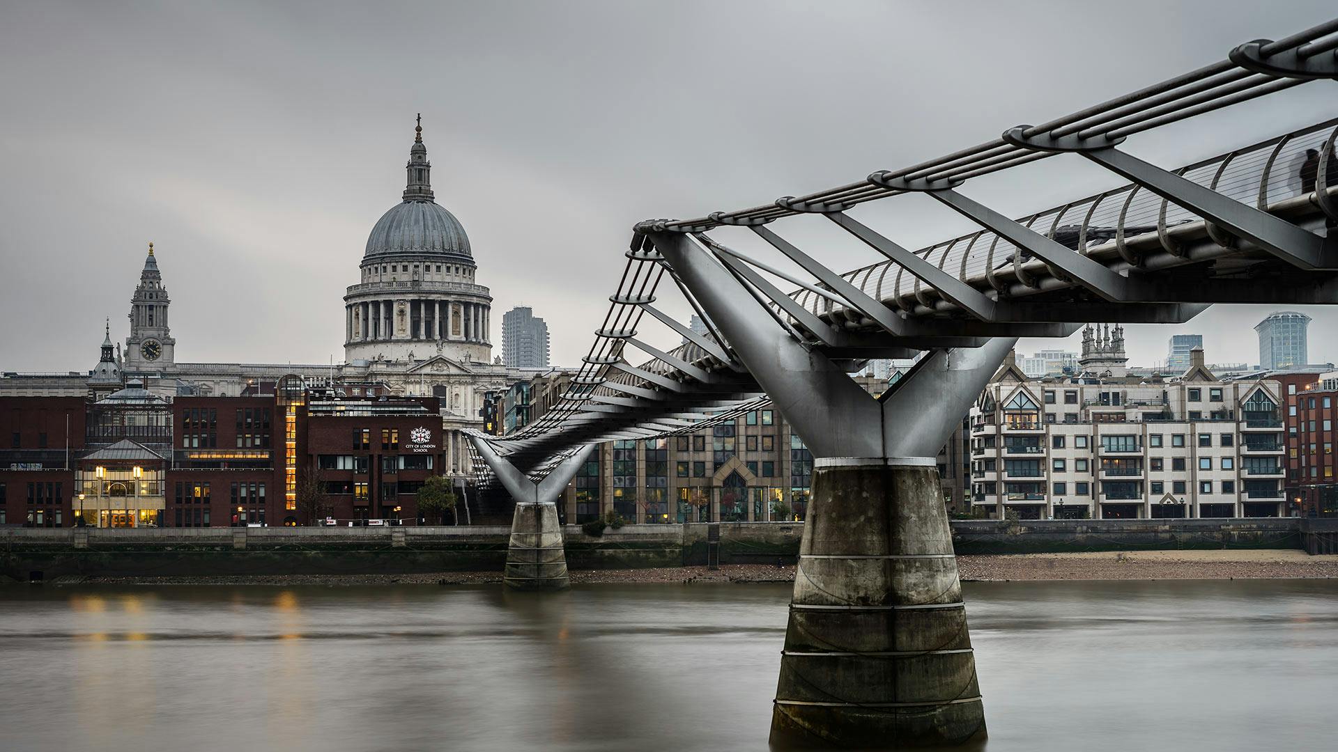 London: Harry Potter Film Sites Tour + Audio Guide - 2
