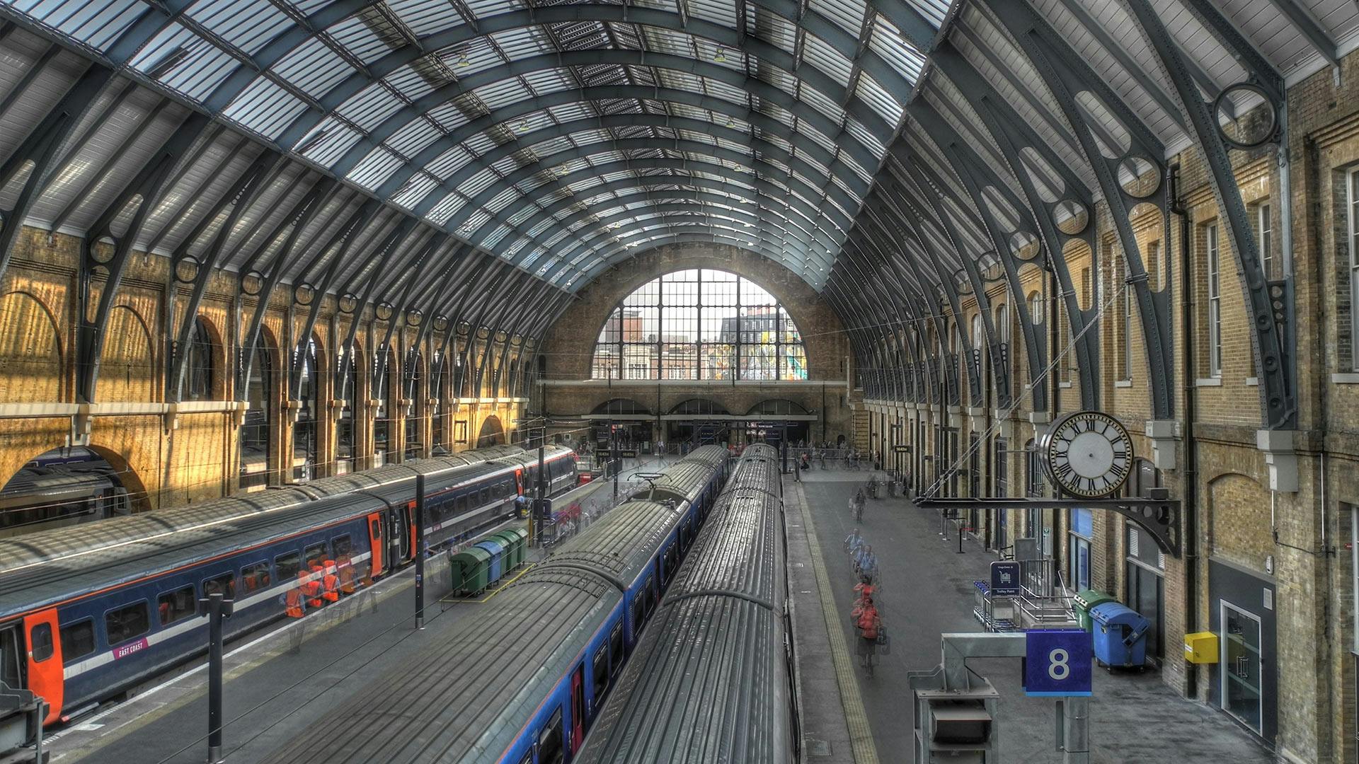 London: Harry Potter Film Sites Tour + Audio Guide - 3
