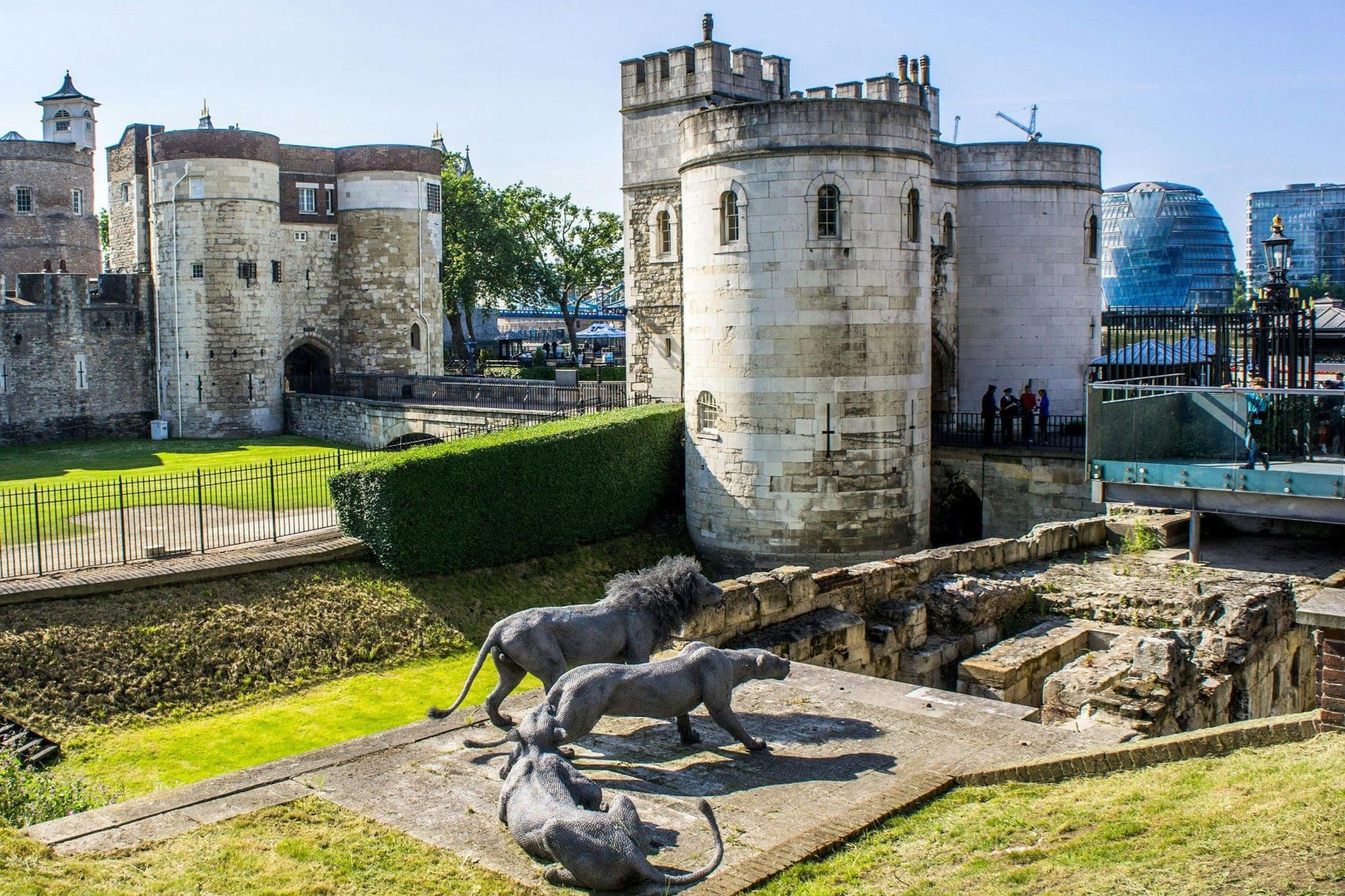 London: Harry Potter Film Sites Tour + Tower of London Entry - 3